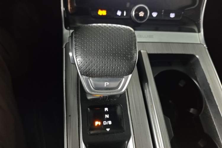 Used Roewe RX5 2020 PLUS 300TGI Automatic Ali National Style Luxury Edition Gear Lever