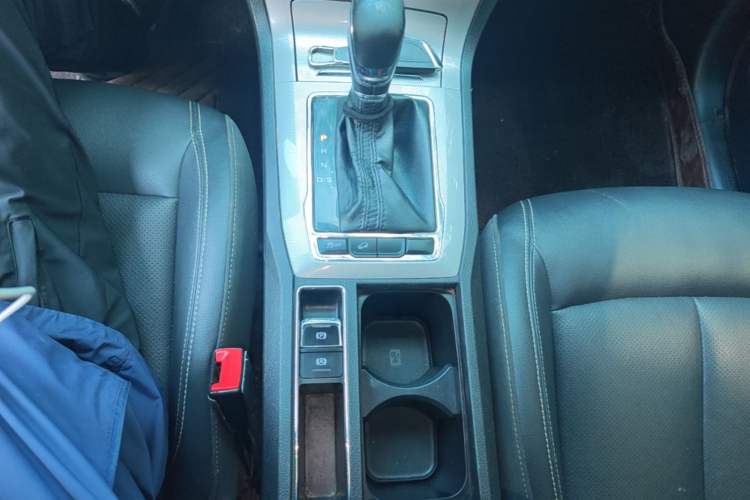 Used Roewe RX5 2020 20T Automatic 4G Connect Superior Flagship Edition Gear Lever