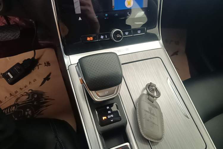 Used Roewe RX5 2020 PLUS 300TGI Automatic Ali National Style Luxury Edition Gear Lever