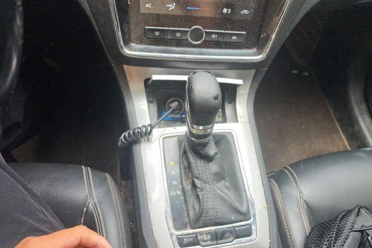 Used Roewe RX5 2020 20T Automatic 4G Connect Superior Flagship Edition Gear Lever