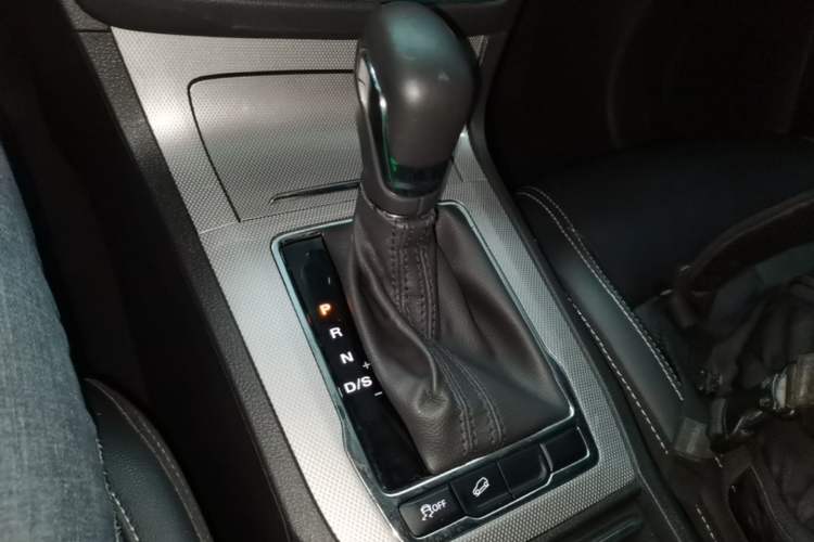 Used Roewe RX5 2020 20T Automatic 4G Connect Superior Flagship Edition Gear Lever