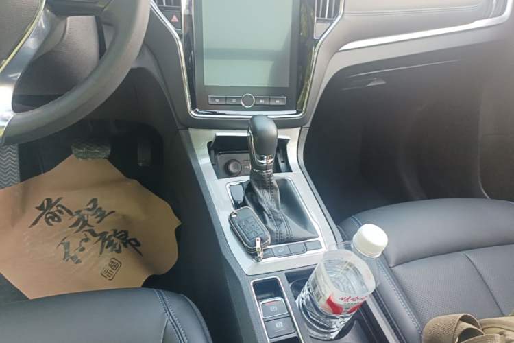 Used Roewe RX5 2020 20T Automatic 4G Connected Million Edition Gear Lever