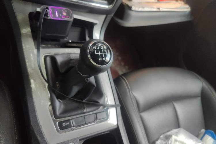 Used Roewe RX5 2020 20T Manual 4G Connect Super-Luxury Flagship Edition Gear Lever