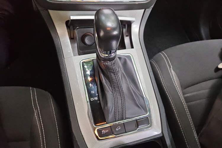 Used Roewe RX5 2020 20T Automatic 4G Connect Excellence Edition Gear Lever