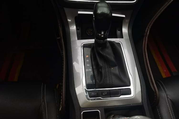Used Roewe RX5 2020 20T Automatic 4G Connect Superior Flagship Edition Gear Lever
