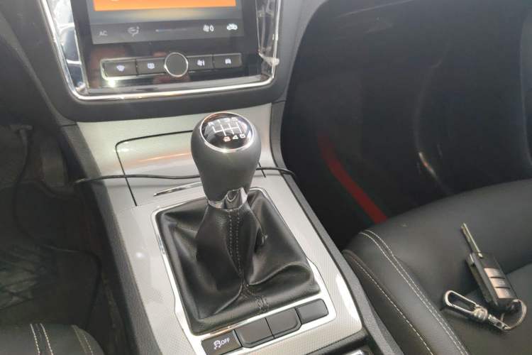Used Roewe RX5 2020 20T Manual 4G Connect Super-Luxury Flagship Edition Gear Lever