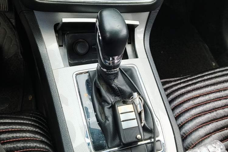 Used Roewe RX5 2020 20T Automatic 4G Connect Superior Flagship Edition Gear Lever