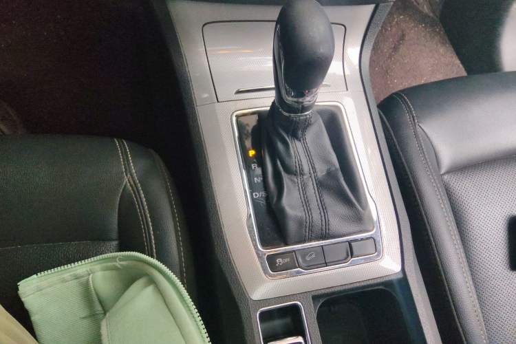 Used Roewe RX5 2020 20T Automatic 4G Connect Superior Flagship Edition Gear Lever