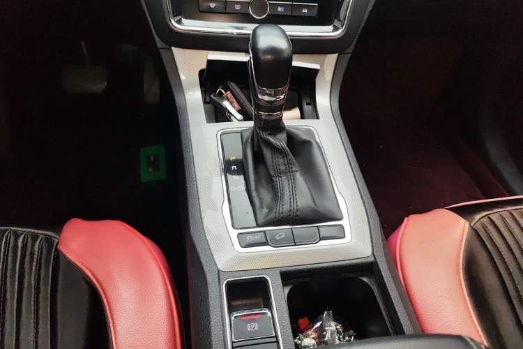 Used Roewe RX5 2020 20T Automatic 4G Connect Superior Flagship Edition Gear Lever