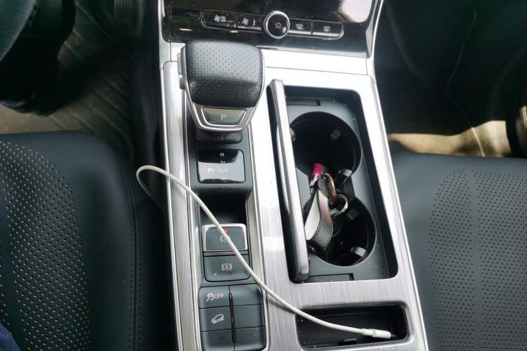 Used Roewe RX5 2020 PLUS 300TGI Automatic Ali National Style Luxury Edition Gear Lever