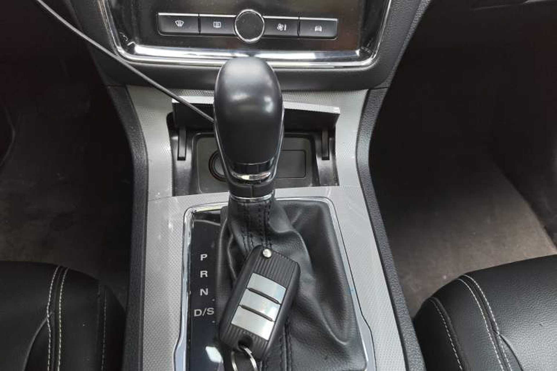 Used Roewe RX5 2020 20T Automatic 4G Connected Million Edition Gear Lever