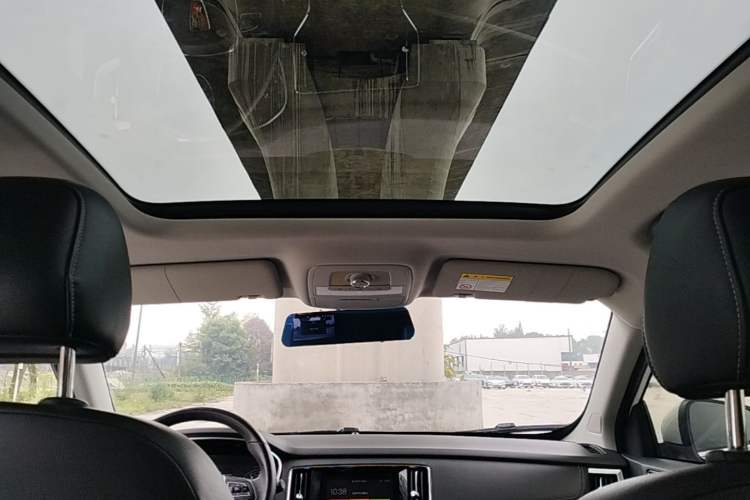 Used Roewe RX5 2020 20T Manual 4G Connect Super-Luxury Flagship Edition Headliner