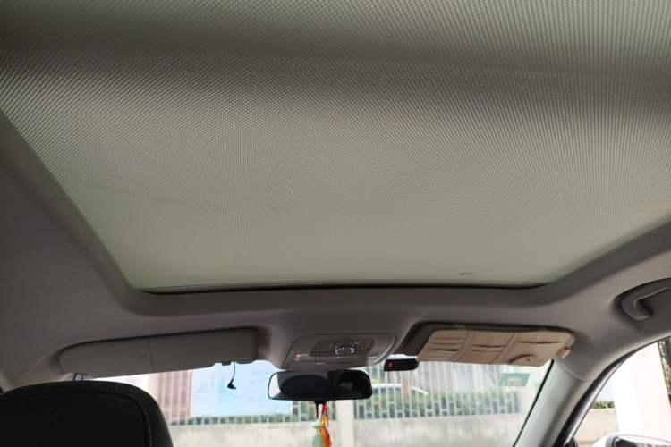 Used Roewe RX5 2020 20T Automatic 4G Connect Superior Flagship Edition Headliner