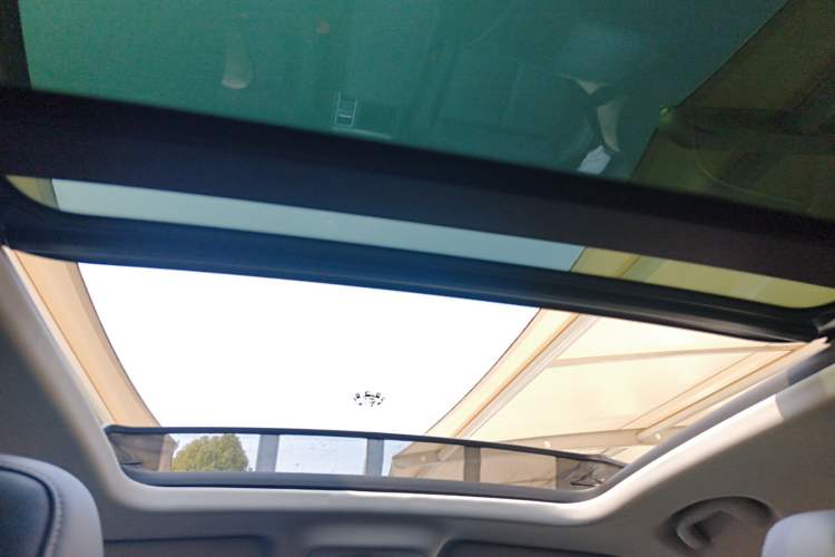 Used Roewe RX5 2020 20T Automatic 4G Connected Million Edition Headliner