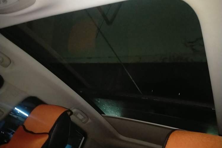 Used Roewe RX5 2020 20T Automatic 4G Connected Million Edition Headliner