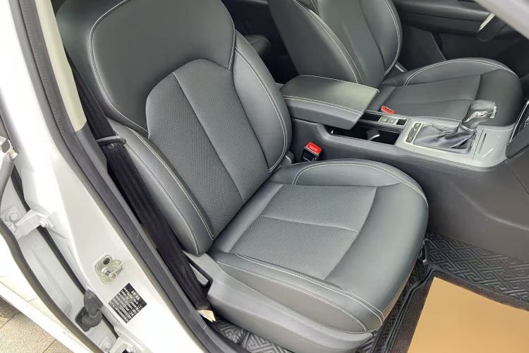 Used Roewe RX5 2020 20T Automatic 4G Connected Million Edition Interior 10