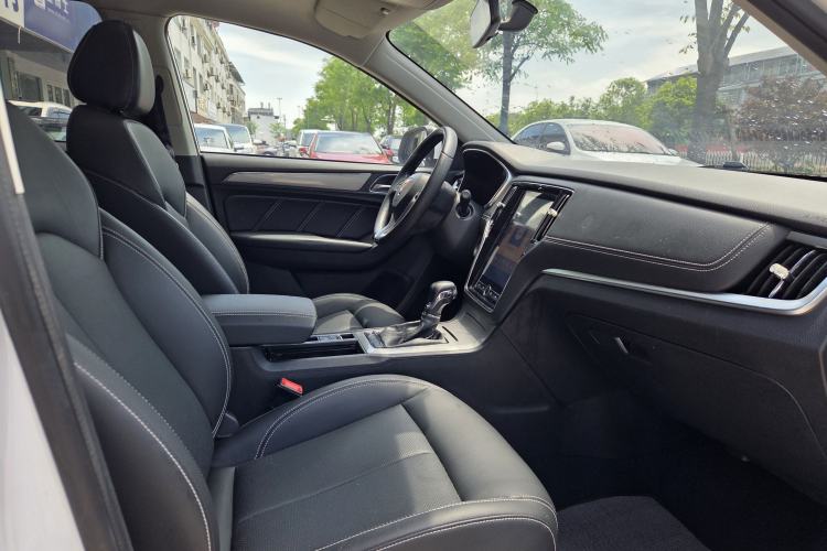 Used Roewe RX5 2020 20T Automatic 4G Connected Million Edition Interior 2