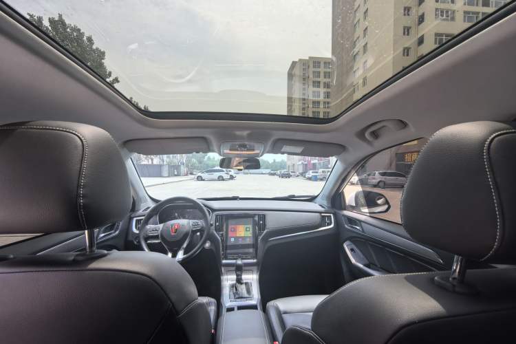 Used Roewe RX5 2020 20T Automatic 4G Connected Million Edition Interior 2