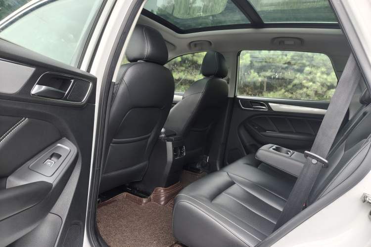Used Roewe RX5 2020 20T Automatic 4G Connect Superior Flagship Edition Interior 2