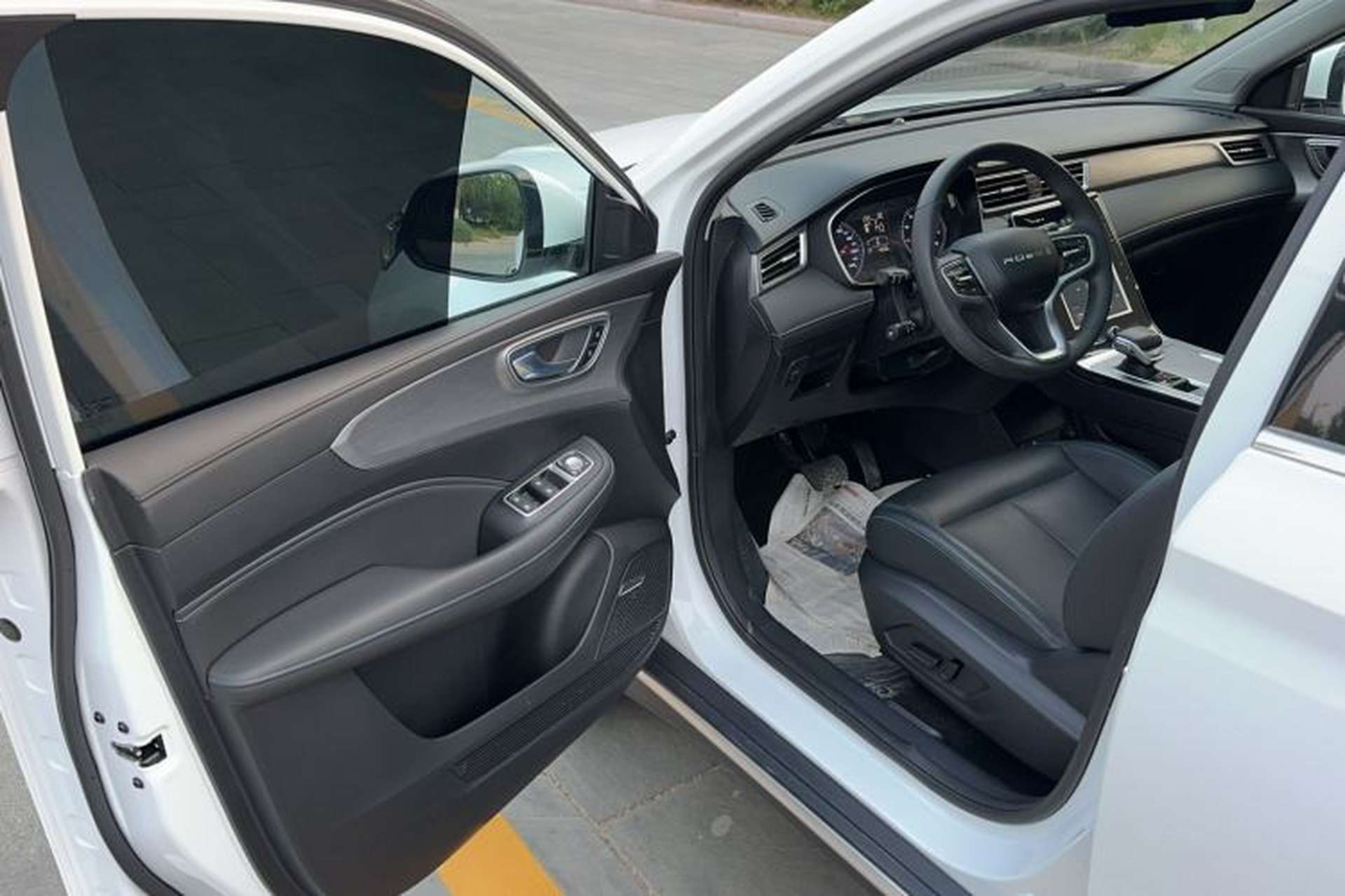 Used Roewe RX5 2020 PLUS 300TGI Automatic Ali New Year Special Edition Interior 3