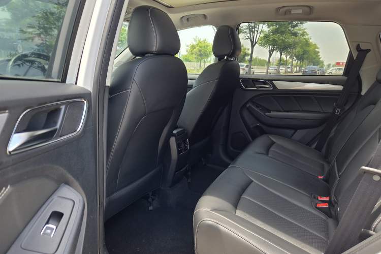 Used Roewe RX5 2020 20T Automatic 4G Connected Million Edition Interior 3
