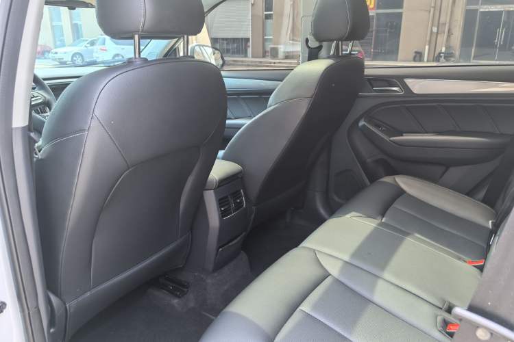Used Roewe RX5 2020 20T Automatic 4G Connected Million Edition Interior 4