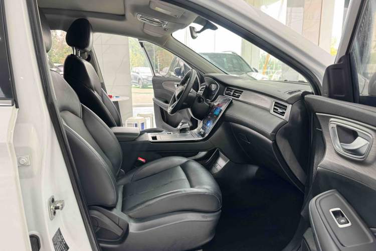 Used Roewe RX5 2020 PLUS 300TGI Automatic Ali National Style Luxury Edition Interior 4