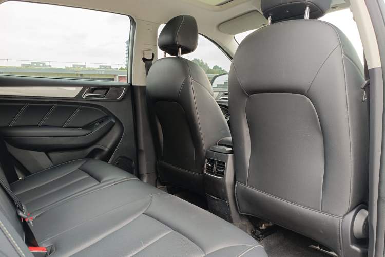 Used Roewe RX5 2020 20T Automatic 4G Connected Million Edition Interior 6