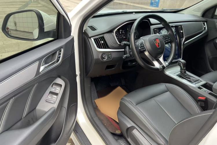 Used Roewe RX5 2020 20T Automatic 4G Connected Million Edition Interior 7