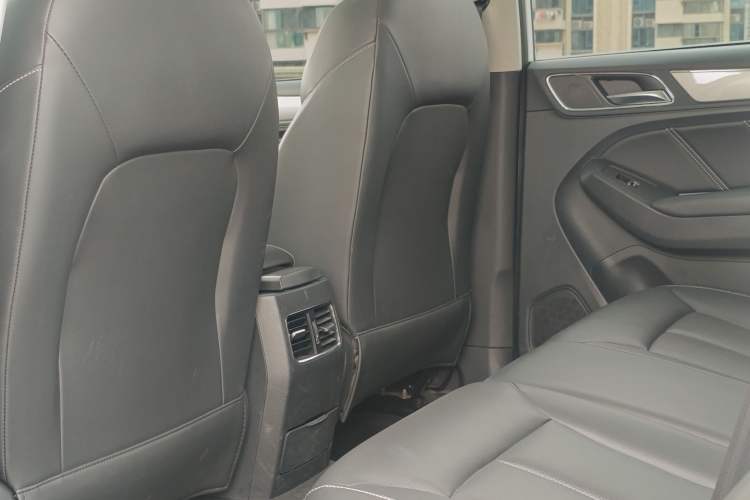 Used Roewe RX5 2020 20T Automatic 4G Connected Million Edition Interior 7