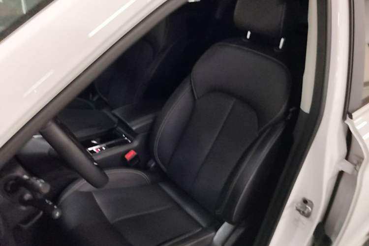 Used Roewe RX5 2020 20T Automatic 4G Connected Million Edition Left Front Seat