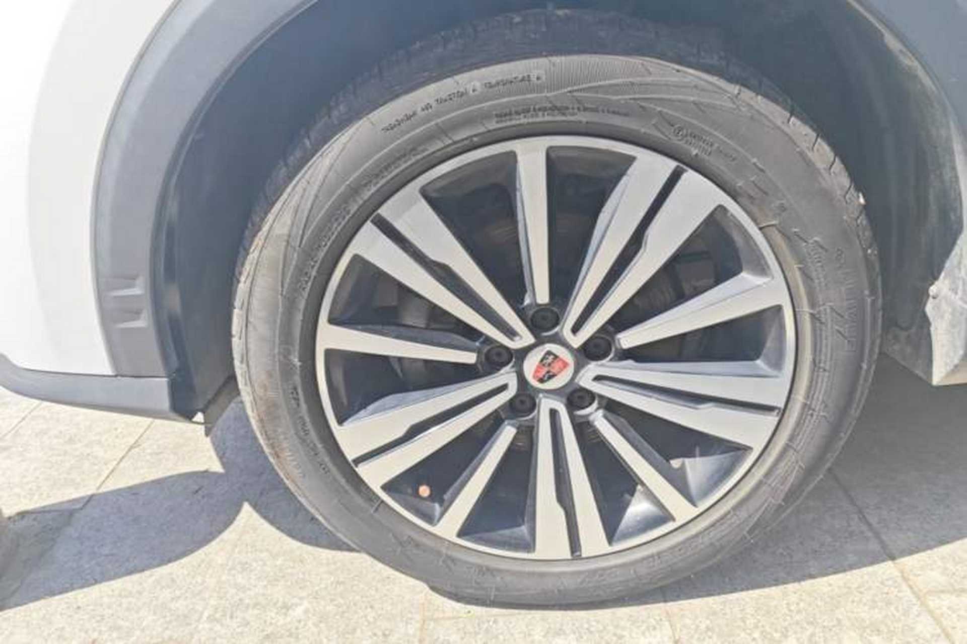 Used Roewe RX5 2020 20T Automatic 4G Connect Superior Flagship Edition Left Front Wheel Hub
