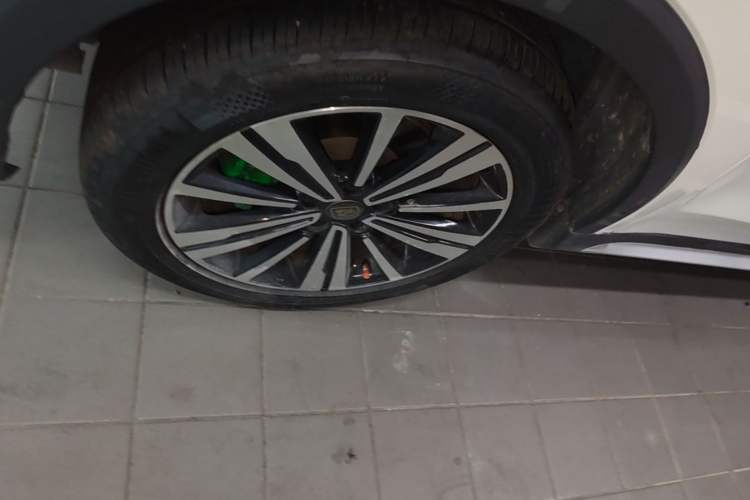 Used Roewe RX5 2020 20T Automatic 4G Connect Superior Flagship Edition Left Front Wheel Hub