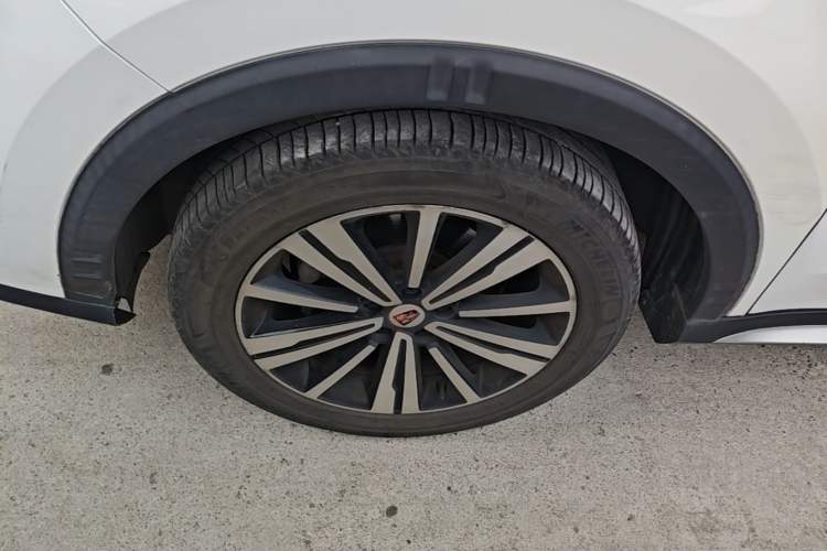 Used Roewe RX5 2020 20T Automatic Ali Smart Connectivity Beyond Intelligent Edition Left Front Wheel Hub