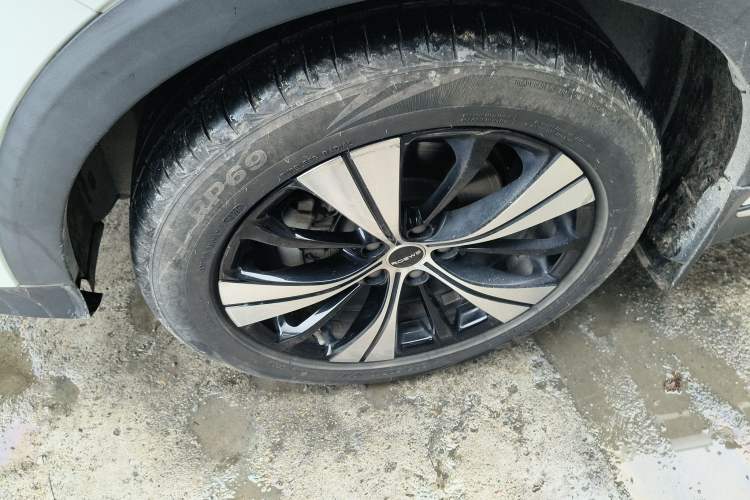 Used Roewe RX5 2020 PLUS 300TGI Automatic Ali New Year Special Edition Left Front Wheel Hub