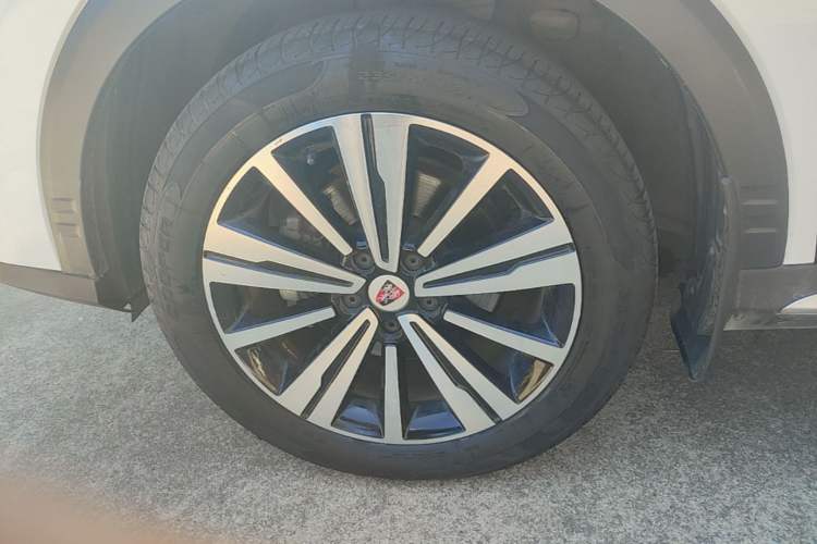 Used Roewe RX5 2020 20T Automatic 4G Connect Superior Flagship Edition Left Front Wheel Hub