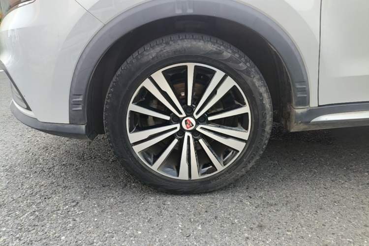 Used Roewe RX5 2020 20T Automatic 4G Connect Superior Flagship Edition Left Front Wheel Hub