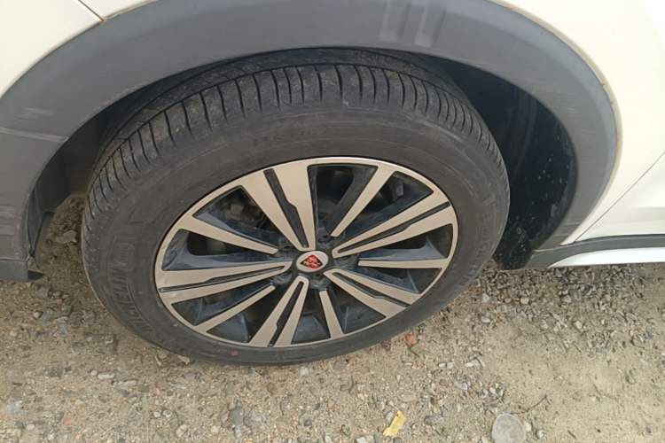 Used Roewe RX5 2020 20T Automatic 4G Connect Superior Flagship Edition Left Front Wheel Hub