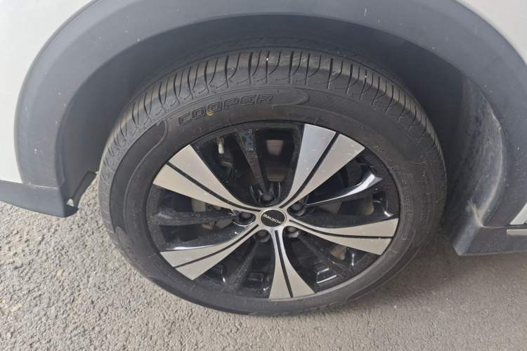 Used Roewe RX5 2020 PLUS 300TGI Automatic Ali National Trend Flagship Edition Left Front Wheel Hub