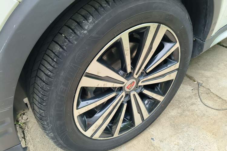 Used Roewe RX5 2020 20T Automatic 4G Connect Superior Flagship Edition Left Front Wheel Hub