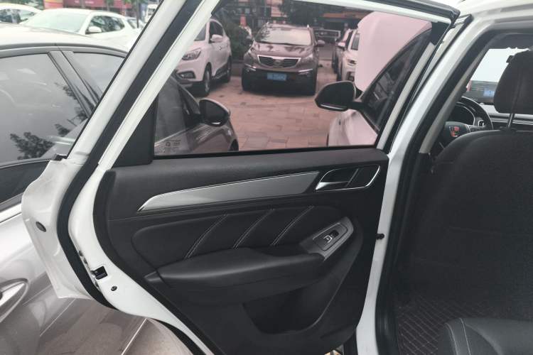 Used Roewe RX5 2020 20T Automatic 4G Connect Superior Flagship Edition Left Rear Door Interior