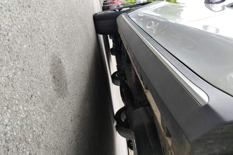 Used Roewe RX5 2020 20T Automatic 4G Connect Superior Flagship Edition Left Side Sill