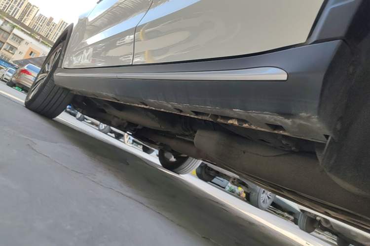 Used Roewe RX5 2020 20T Automatic 4G Connect Superior Flagship Edition Left Side Sill