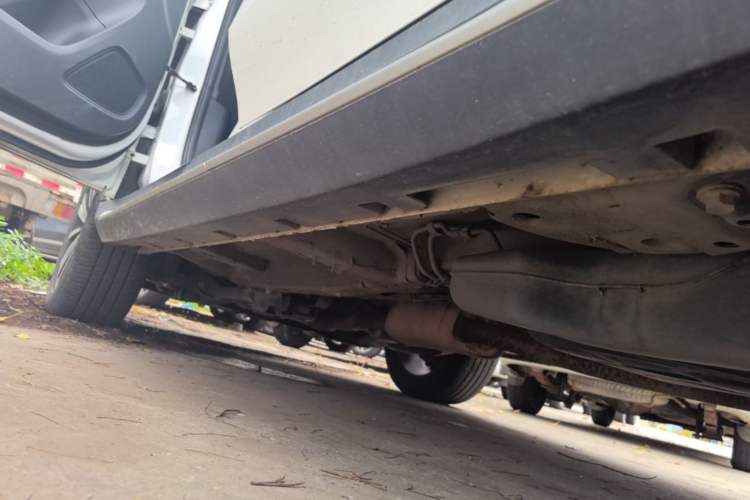 Used Roewe RX5 2020 20T Automatic 4G Connected Million Edition Left Side Sill