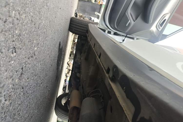 Used Roewe RX5 2020 PLUS 300TGI Automatic Ali National Trend Flagship Edition Left Side Sill