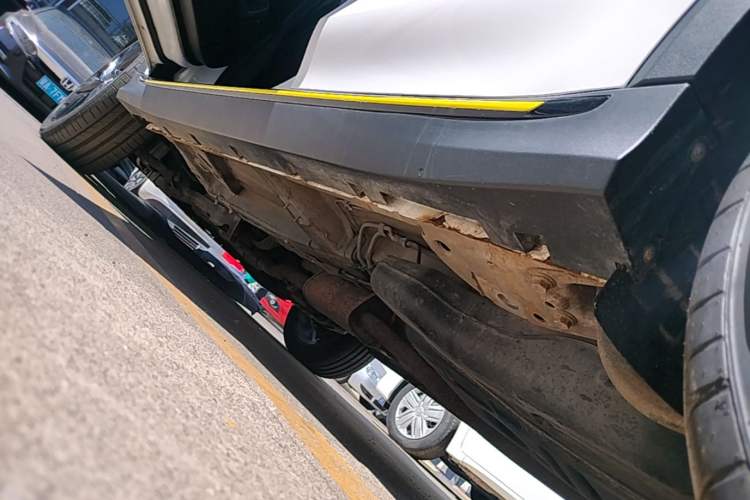 Used Roewe RX5 2020 PLUS 300TGI Automatic Ali National Style Luxury Edition Left Side Sill