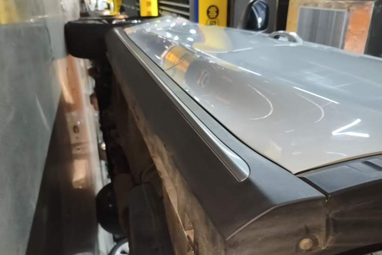 Used Roewe RX5 2020 20T Automatic 4G Connected Million Edition Left Side Sill