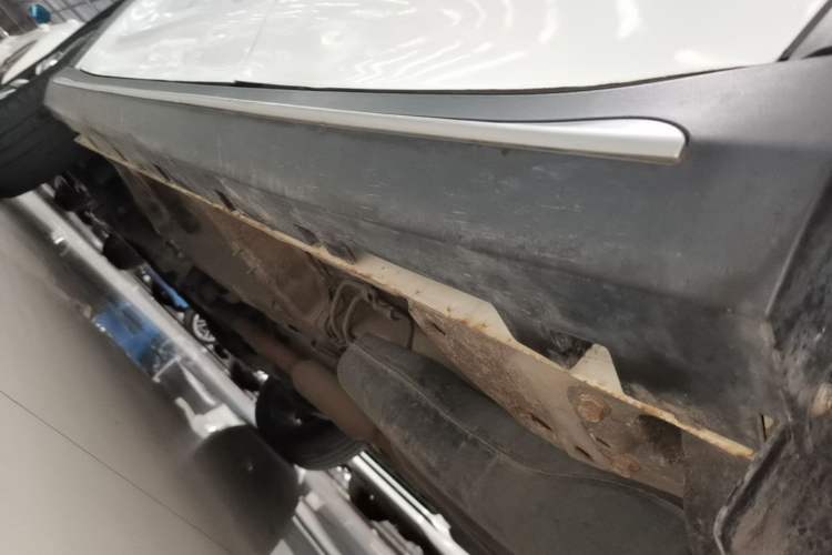 Used Roewe RX5 2020 20T Automatic 4G Connect Superior Flagship Edition Left Side Sill