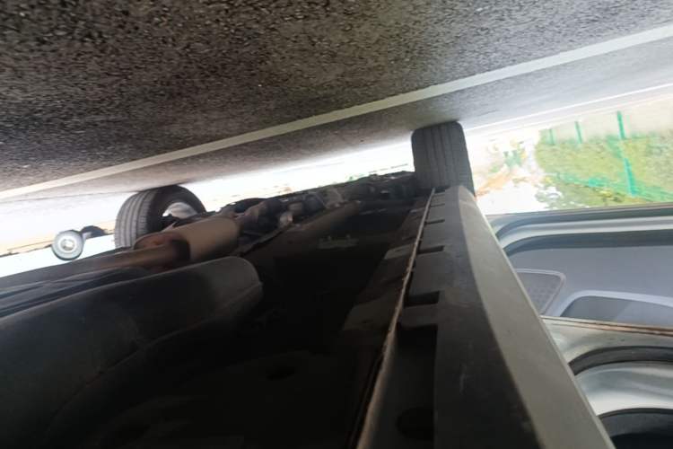 Used Roewe RX5 2020 20T Automatic 4G Connected Million Edition Left Side Sill