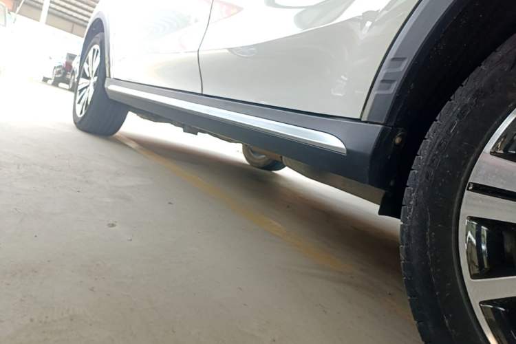 Used Roewe RX5 2020 20T Automatic 4G Connected Million Edition Left Side Sill